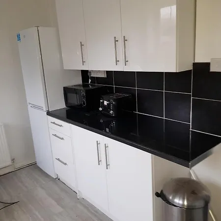 Barnfield Place Edgware Buitenkant foto